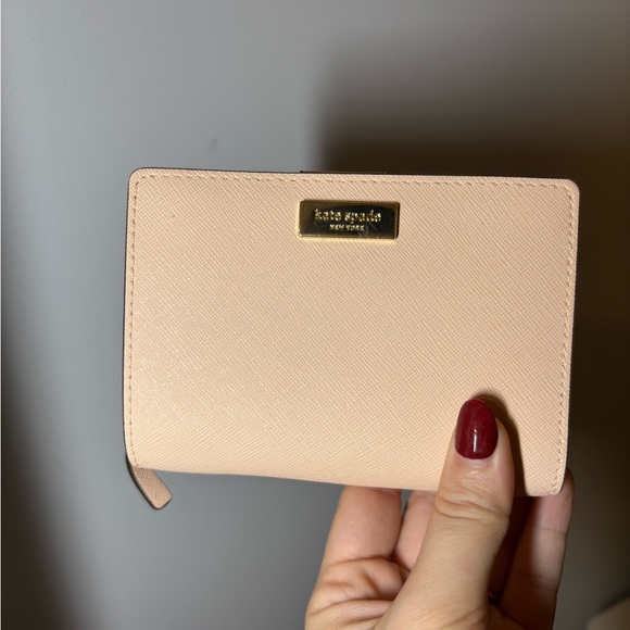 Kate Spade Crossbody Purse with Matching Wallet
BRAND NEW NEVER USED - Picture 5 of 7